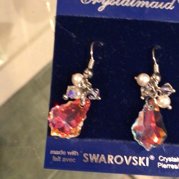 NWT Swarovski Crystal with white pearl dangling earrings - Picture 2 of 4